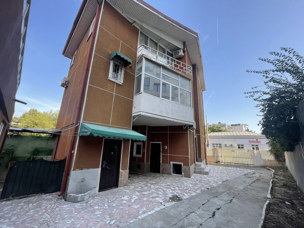 Vanzare vila zona Calea Calarasilor  Traian |  teren 444 mp |