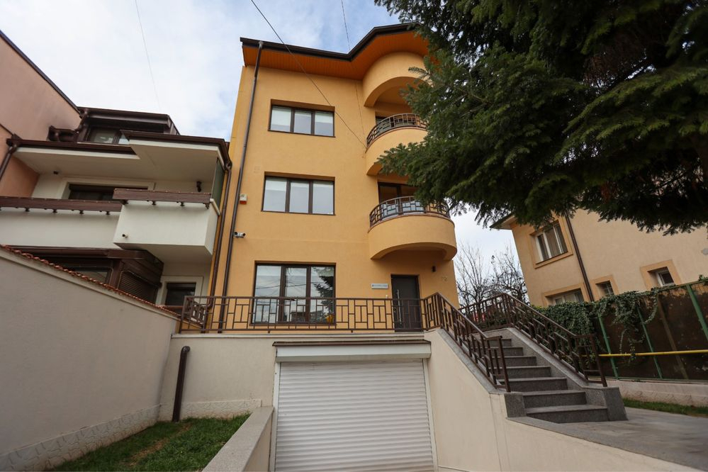 Vila D+P+2+M Domenii  Baza sportiva Ciresarii | renovata 2021 | teren 300 mp