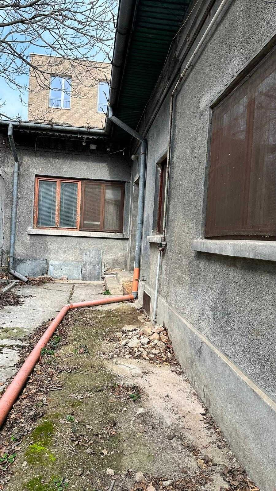 Vanzare teren 195 mp + casa demolabila/renovabila | Cotroceni  Eroilor | curte comuna |