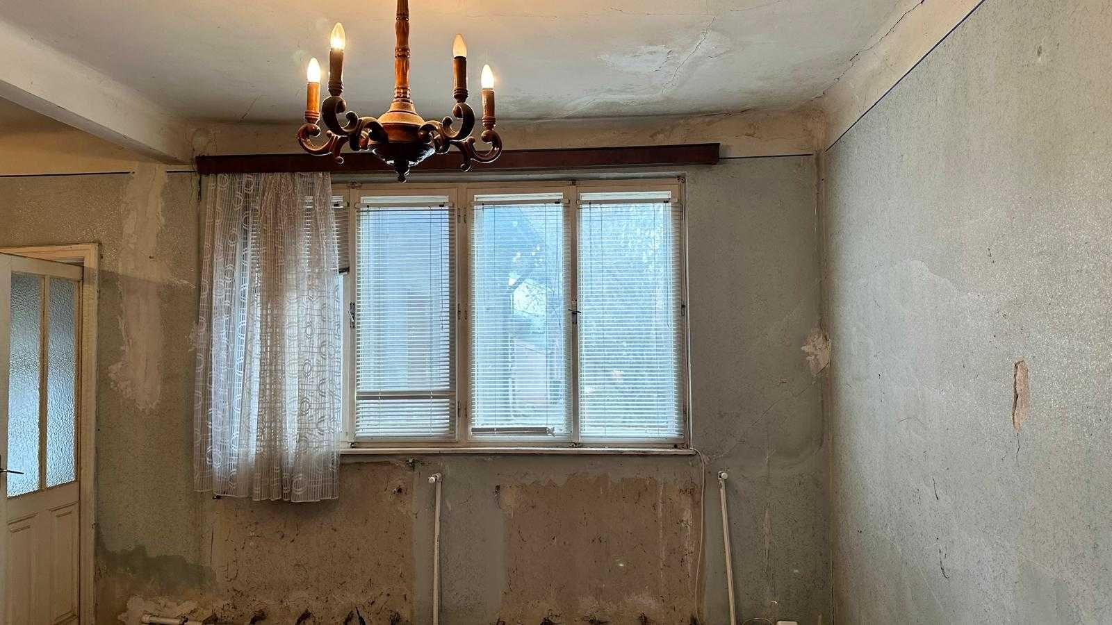 Vanzare teren 195 mp + casa demolabila/renovabila | Cotroceni  Eroilor | curte comuna |