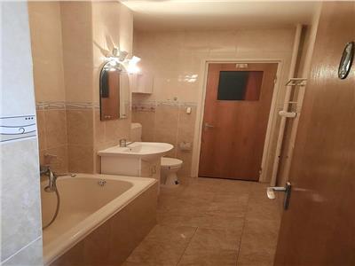 Apartament 2 camere, Titan, str Postavarul, langa parc, bl reabilitat, etaj 5/10, circular, amenajat, mobilat