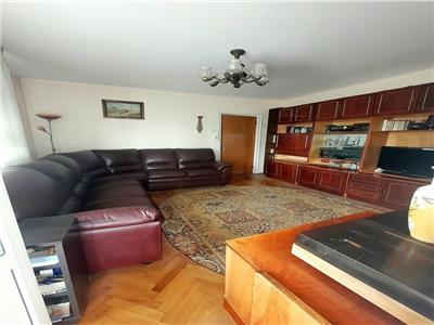 Apartament 2 camere, Titan, str Postavarul, langa parc, bl reabilitat, etaj 5/10, circular, amenajat, mobilat