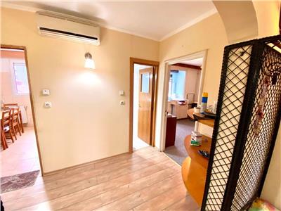 Apartament 3 camere, metrou 1 Decembrie, str Fetesti, bloc 1973, reabilitat, et 4/4, decomandat, confort 1 sporit, 80mp utili cu boxa in proprietate