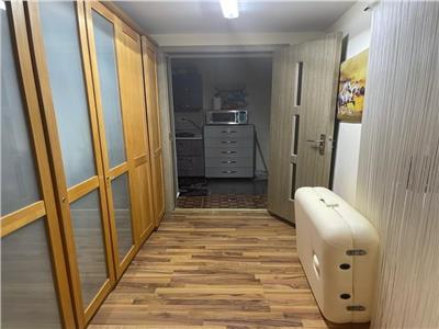 Oferta vanzare casa 4 camere Zona Romana// Renovata // Centrala termica