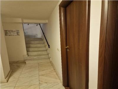 Oferta vanzare casa individuala zona Unirii // curte comuna //centrala termica