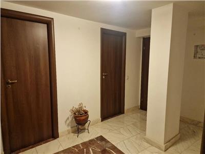 Oferta vanzare casa individuala zona Unirii // curte comuna //centrala termica