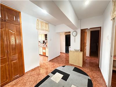 Vanzare Apartament 4 Camere/95 mp/Benzinaria MOL/Piata Muncii