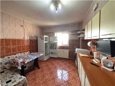 Vanzare Apartament 4 Camere/95 mp/Benzinaria MOL/Piata Muncii