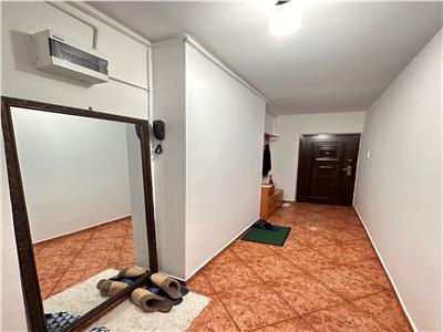 Vanzare Apartament 4 Camere/95 mp/Benzinaria MOL/Piata Muncii