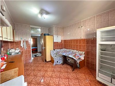 Vanzare Apartament 4 Camere/95 mp/Benzinaria MOL/Piata Muncii