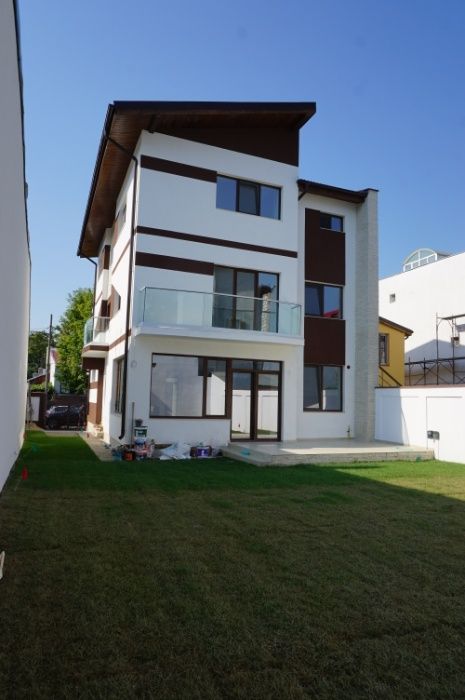 Oferta inchiriere vila IN DUPLEX zona Parcul Circului // Stefan cel Mare