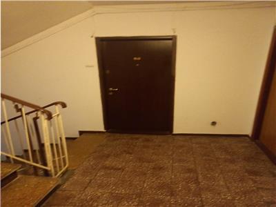 Apartament 3 camere , Titan Metrou, bloc 1979, decomandat, 70mp utili, renovat integral, mobilat si utilat premium, liber,  ofertă rară.