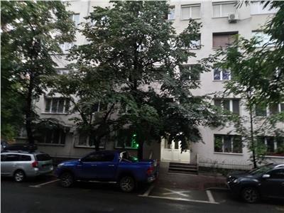 Apartament 3 camere , Titan Metrou, bloc 1979, decomandat, 70mp utili, renovat integral, mobilat si utilat premium, liber,  ofertă rară.