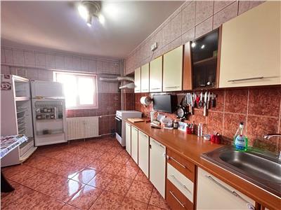 Vanzare Apartament 4 Camere/95 mp/Benzinaria MOL/Decebal