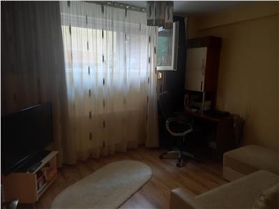 Vanzare apartament 3 camere, Titan Trapezului, bloc 2010, Parter, decomandat, 74mp, centrala proprie,  mobilat si utilat complet