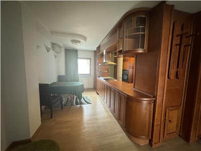 Oferta vanzare apartament 2 camere zona Unirii // Magazinul Unirea