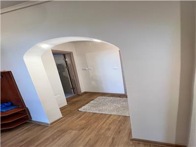 Oferta inchiriere apartament 3 camere zona Mall Vitan // Centrala proprie pe gaz