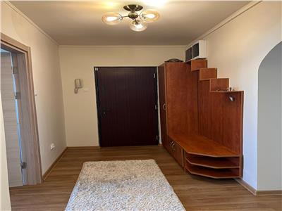 Oferta inchiriere apartament 3 camere zona Mall Vitan // Centrala proprie pe gaz