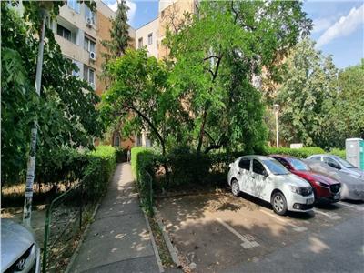 Apartament 3 camere, Titan Parc, langa Parcul IOR, str Fuiorului, parter/4 cu balcon,  bloc H, zona verde, centrala termica noua, mobilat si utilat lux