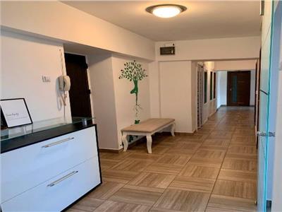 apartament 3 camere, Unirii , Decebal stradal, 88mp, decomandat, amenajat modern , etaj 6 ,vedere la bulevard, orientare Sud, loc parcare, liber.