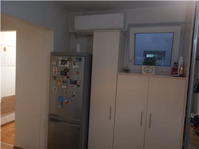 Apartament 2 camere, N GrigorescuPta Salajan, decomandat, bloc reabilitat, mobilat, la 5 min de metrou