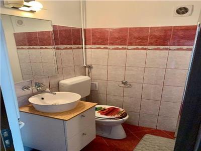 apartament 3 camere, Unirii , Decebal stradal, 88mp, decomandat, amenajat modern , etaj 6 ,vedere integrala  la bulevard, orientare Sud, loc parcare, liber.