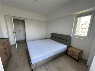 vanzare apartament 2 camere, Bd Unirii stradal, intrare stradala, vedere exclusiv la bulevard, etaj 4, dec, ultrafinisat, 70mp utili