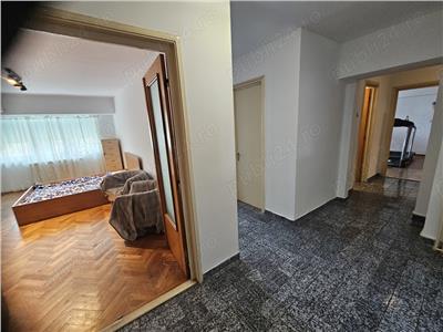 vanzare apartament 2 camere, bd unirii, stradal, etaj 2, decomandat, 70mp utili, la 200m de tribunal Bucuresti