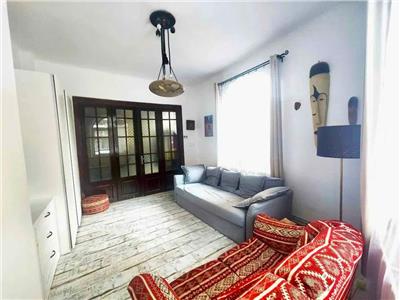 Casa 2 corpuri  Eminescu  Mosilor | teren 265 mp