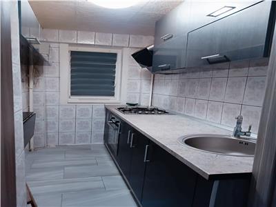 Apartament 2 camere, Dorobanti Perla, etaj 2/10, decomandat, amenajat,  mobilat si utilat, vedere zona verde