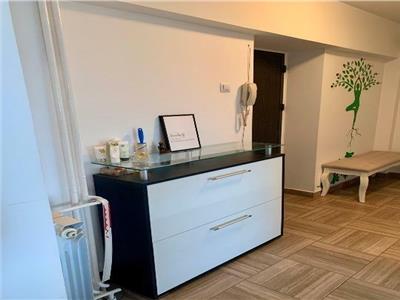 apartament 3 camere, Unirii , Decebal stradal, 82mp, dec amenajat , etaj 6 ,vedere la bulevard, orientare Sud, loc parcare, liber.