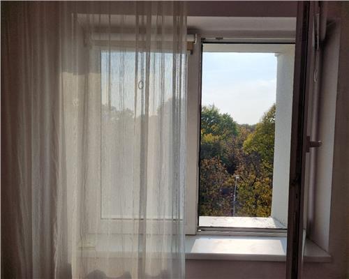 Vanzare apartament 2 camere Tineretului stradal, etaj 5/10, decomandat, deosebit