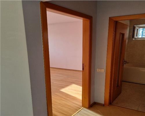 Vanzare apartament 2 camere Tineretului stradal, etaj 5/10, decomandat, deosebit