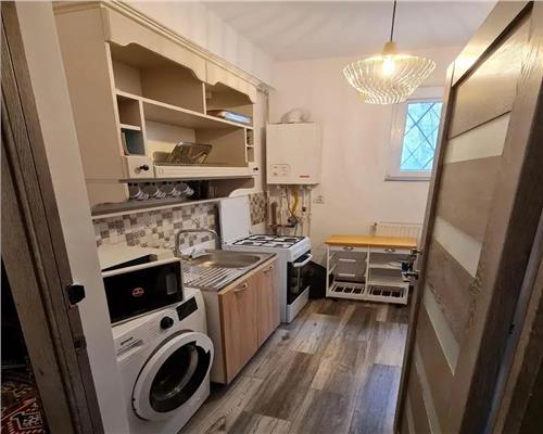 Vanzare imobil compus din apartament 2 camere+garsoniera| FloreascaCompozitori