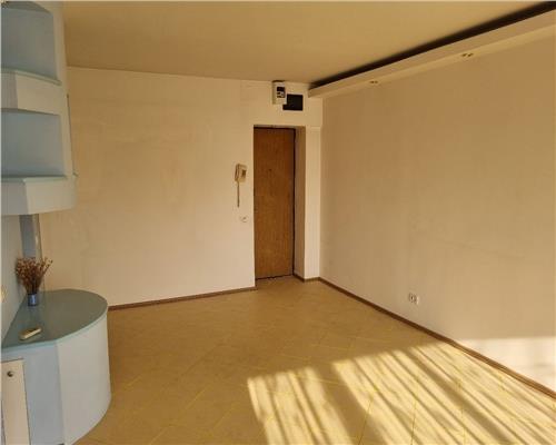 Vanzare apartament 2 camere Tineretului stradal, etaj 5/10, decomandat, deosebit