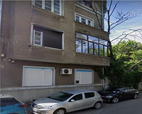 Apartament in vila UniriiCalea Calarasilor, etaj 2/3 , fara risc seismic, 120mp utili, amplasare exceptionala