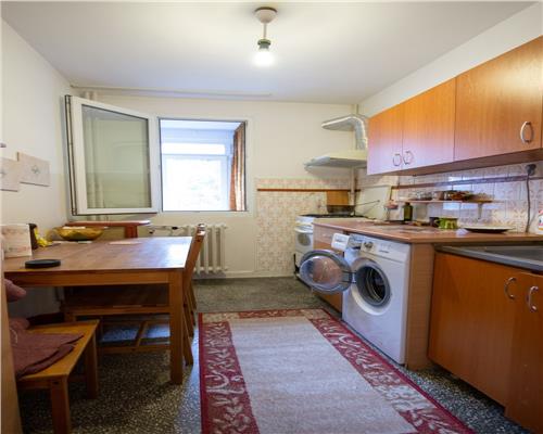 vanzare apartament 2 camere Dristor, 52mp, etaj 7/10, decent amenajat,