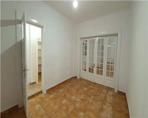 Apartament 4 camere Ultracentral | renovat complet 2020 | boxa la subsol | Romana Ambasada Marii Britanii |