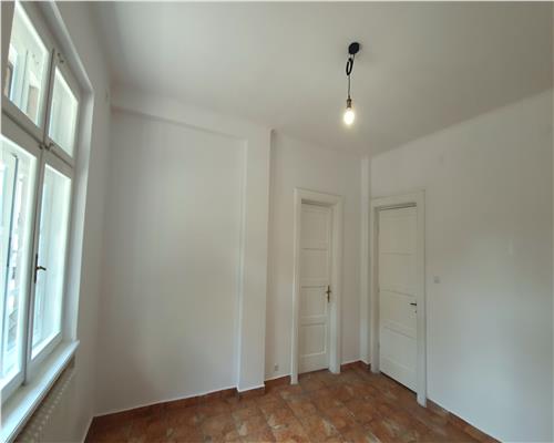 Apartament 4 camere Ultracentral | renovat complet 2020 | boxa la subsol | Romana Ambasada Marii Britanii |