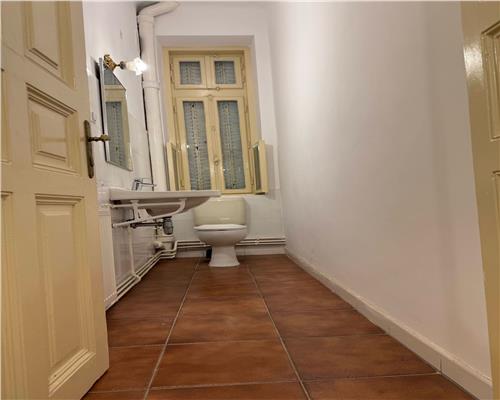 Oferta Inchiriere casa 5 camere zona Calea Calarasilor // Coposu