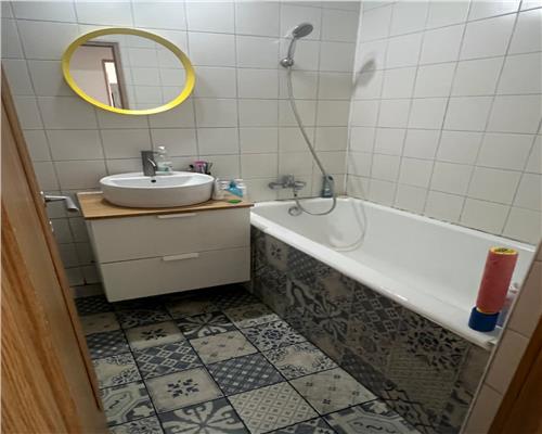 vanzare apartament 3 camere,  Basarabia,Muncii, Arena Nationala, et 2/4 , renovat integral,