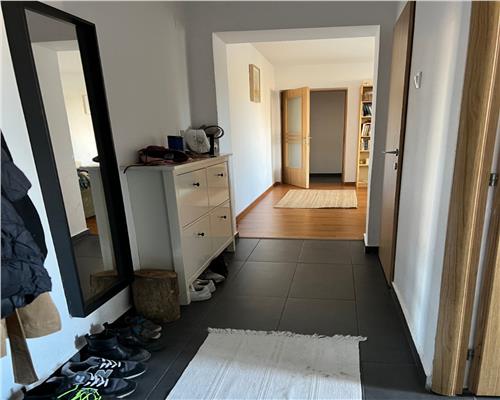 vanzare apartament 3 camere,  Basarabia,Muncii, Arena Nationala, et 2/4 , renovat integral,